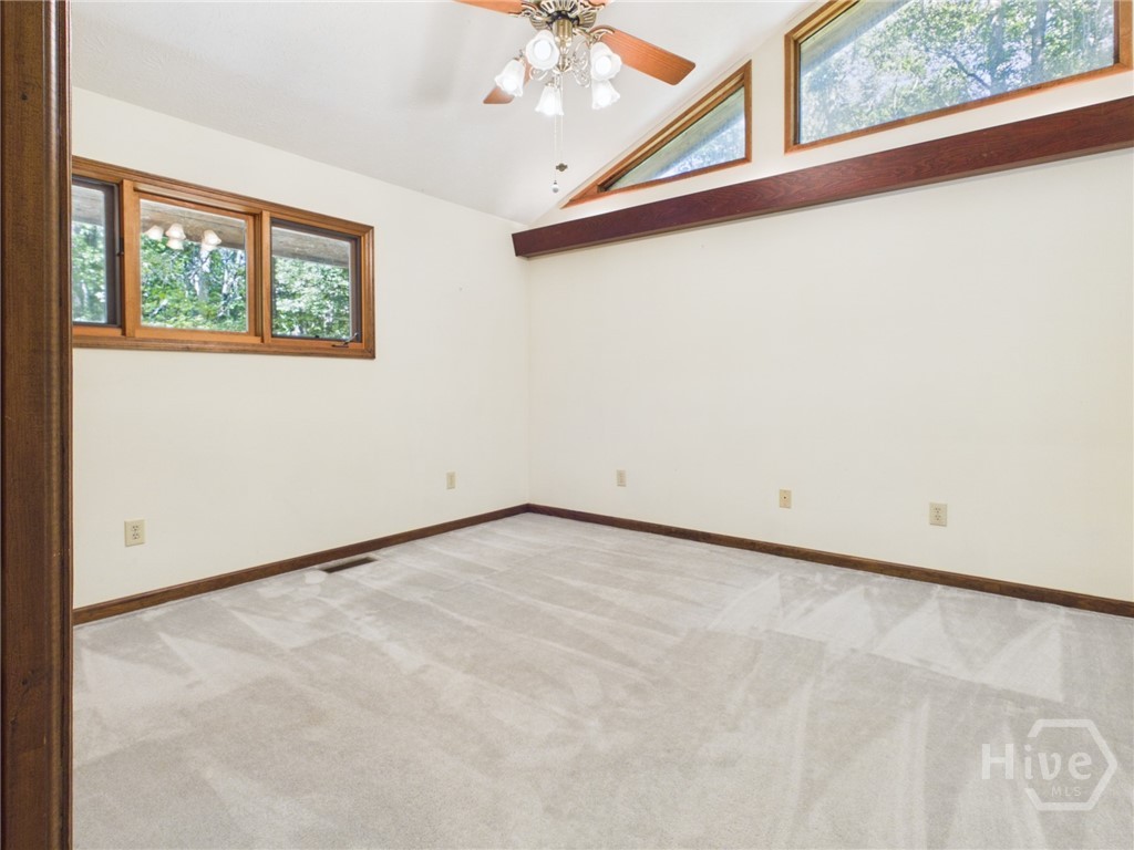 1251 Summit Circle Property Photo 13