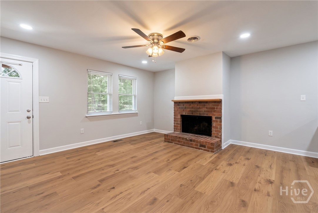 150 Alden Court Property Photo 4