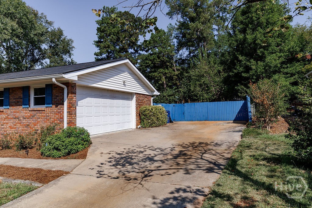 525 Cedar Creek Drive Property Photo 5