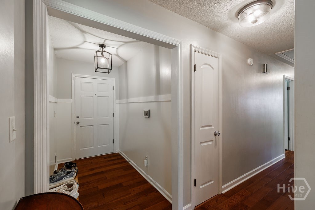 525 Cedar Creek Drive Property Photo 6