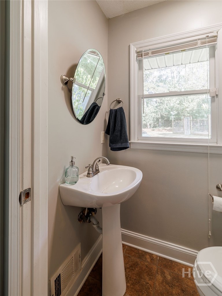 525 Cedar Creek Drive Property Photo 20
