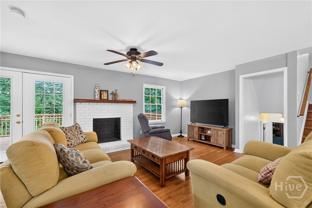106 St James Court Property Photo 7