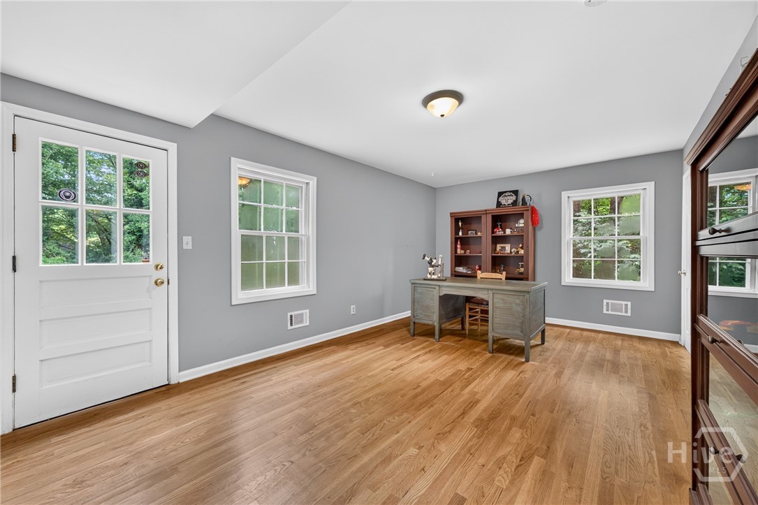 106 St James Court Property Photo 18