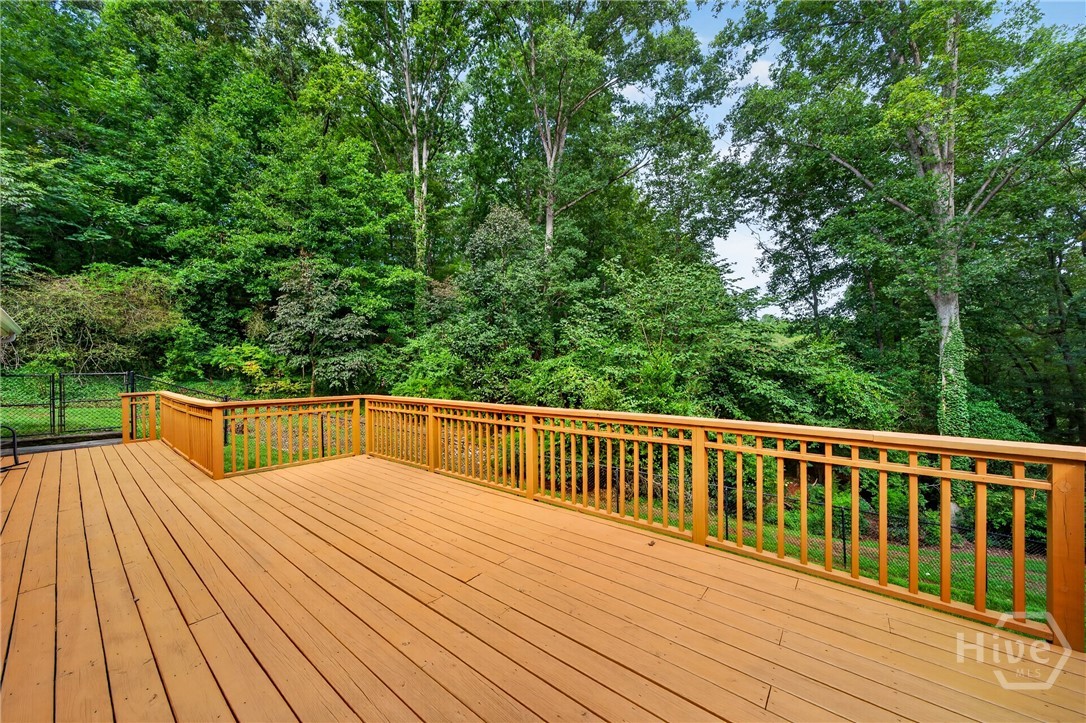 106 St James Court Property Photo 24