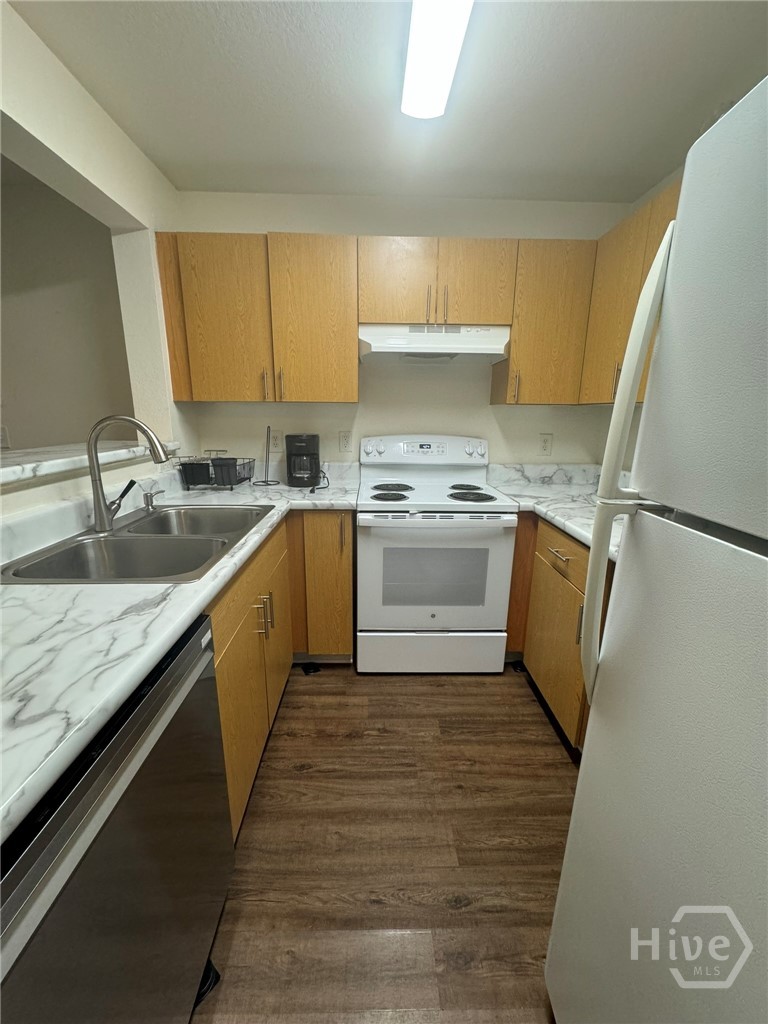 211 North Avenue 1322 Property Photo 4