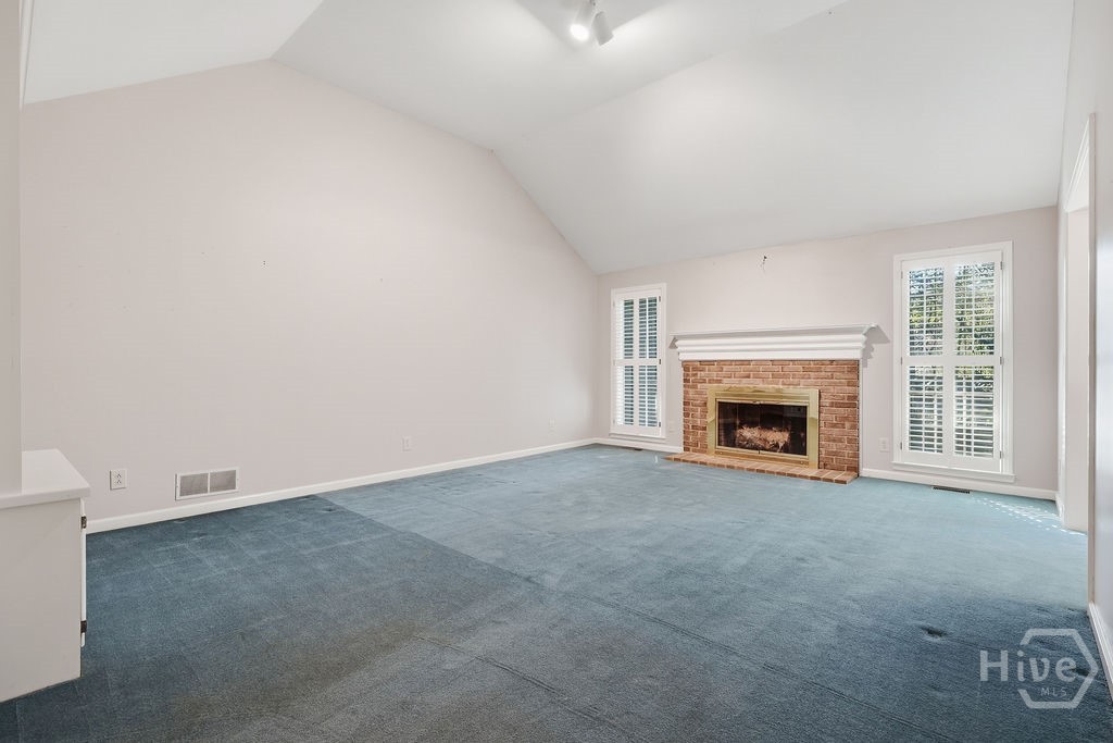8 John Street Property Photo 4