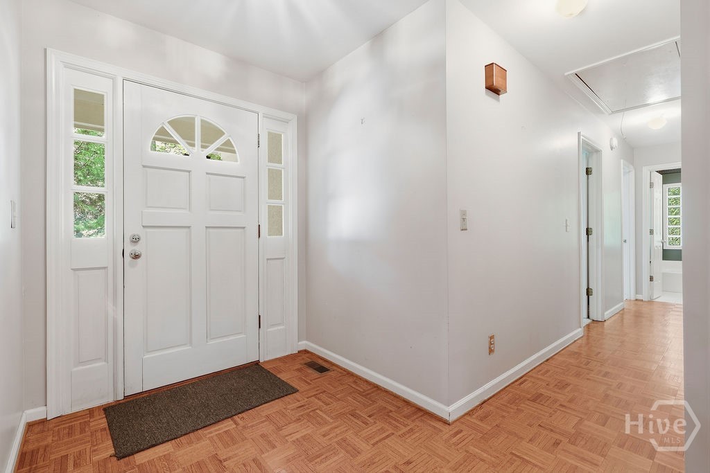 8 John Street Property Photo 14