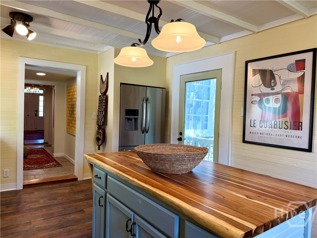 212 Water Street Property Photo 6
