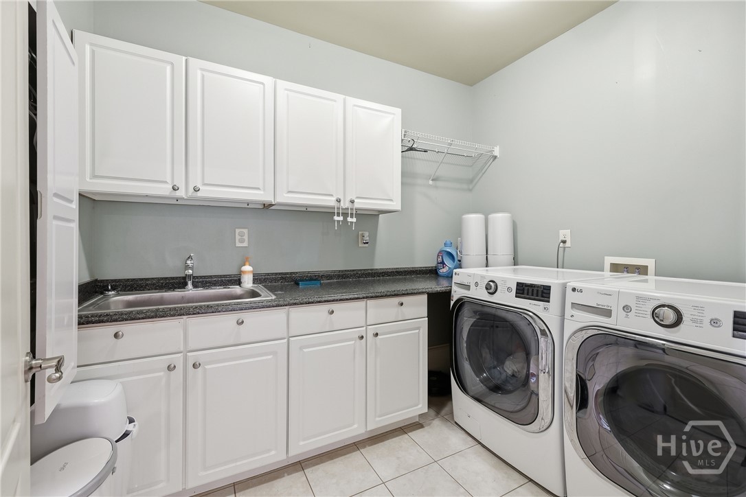 1021 Oxford Way Property Photo 20