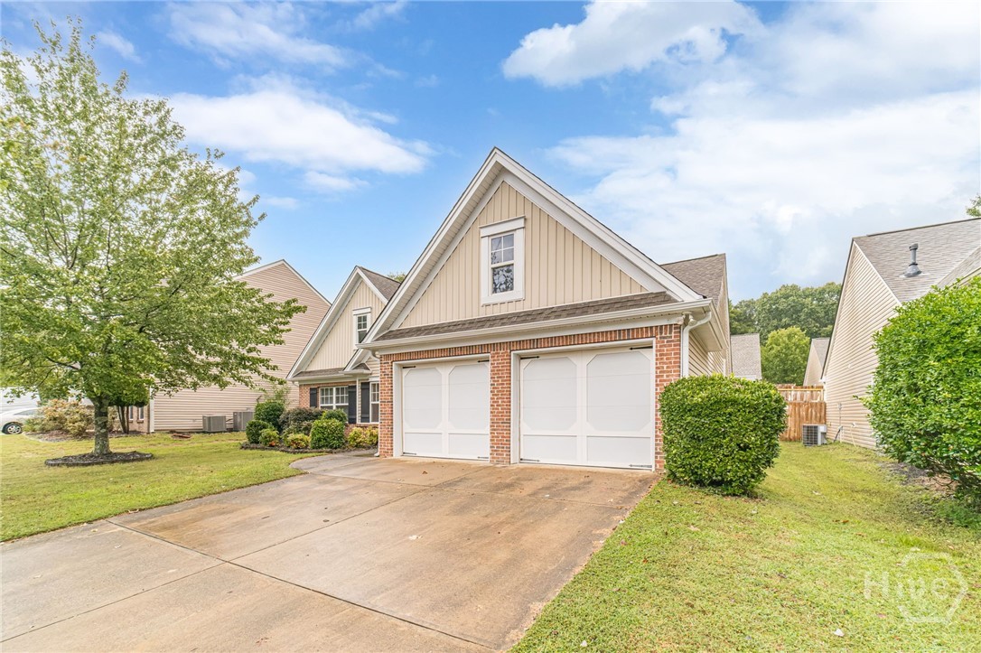 2463 Walnut Tree Lane Property Photo 4