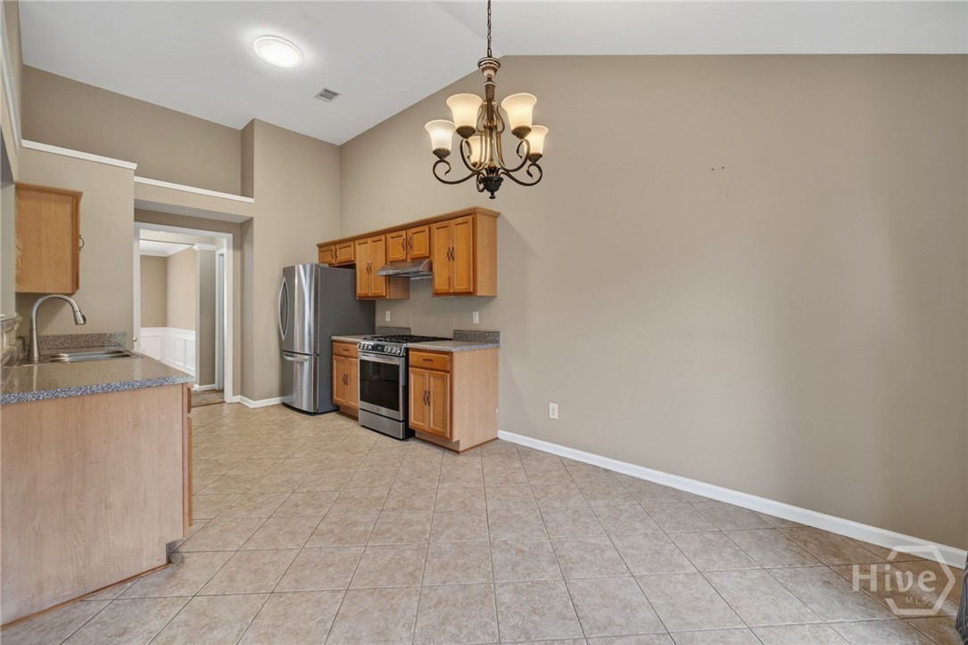 2463 Walnut Tree Lane Property Photo 15