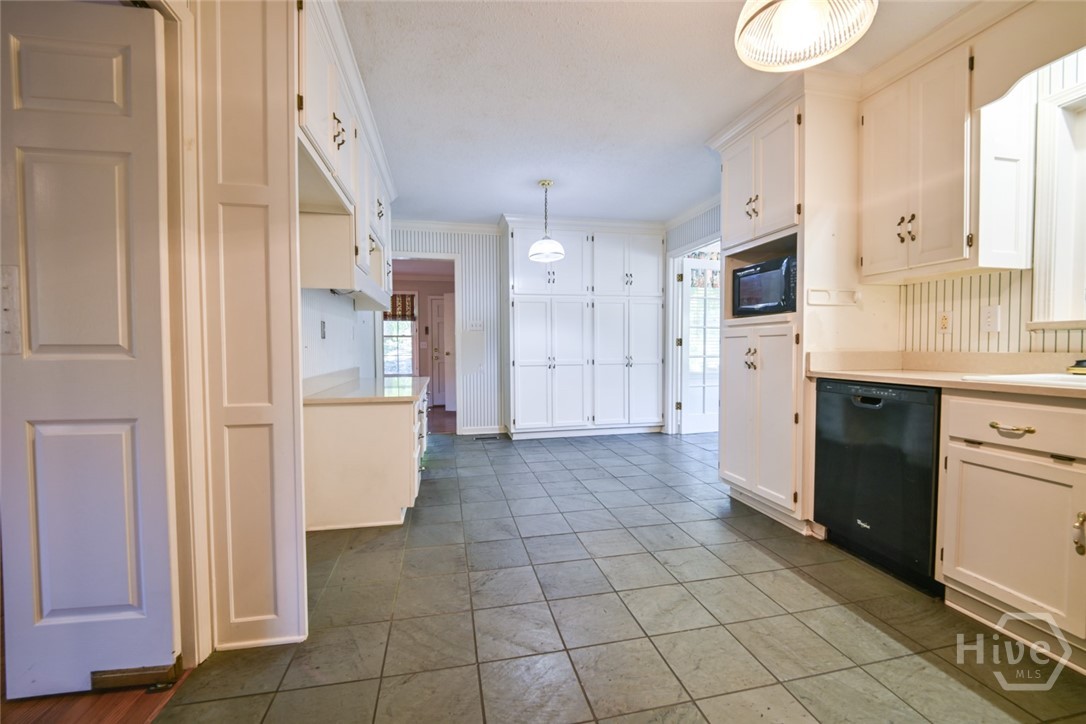 8421 Macon Highway Property Photo 21