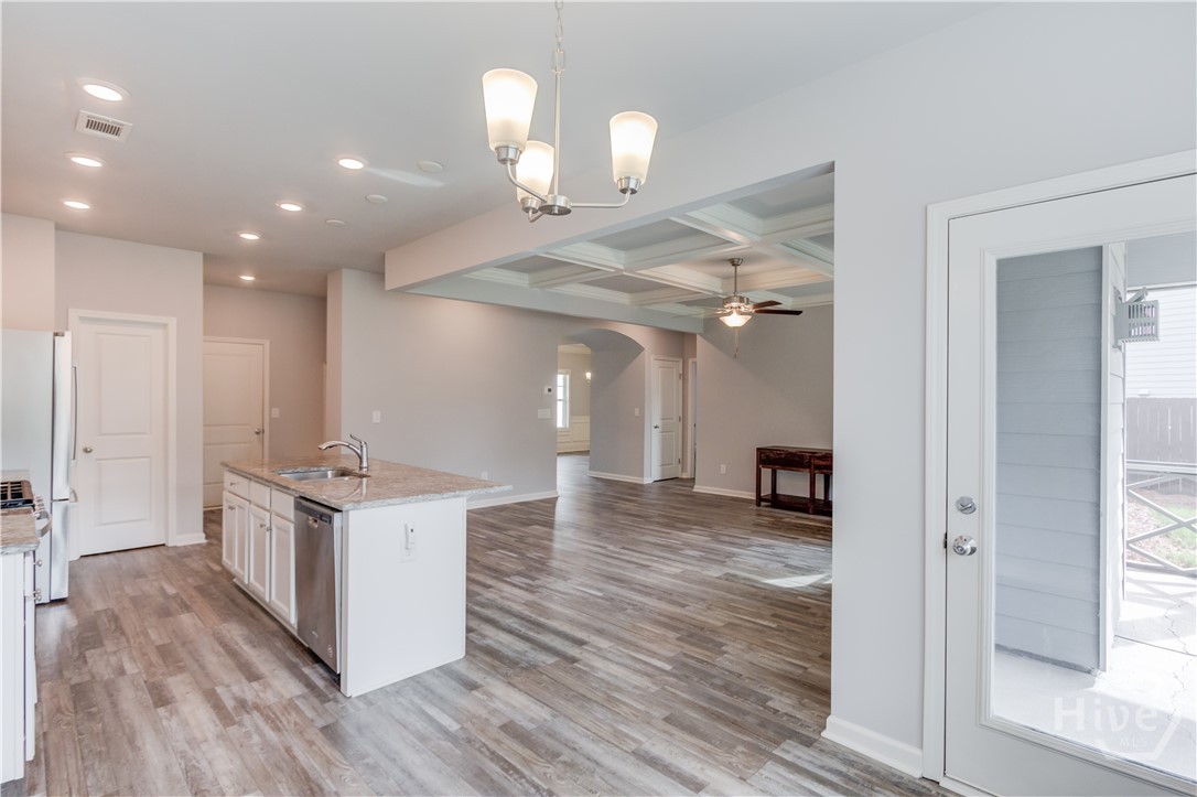 146 Stanford Way Property Photo 17