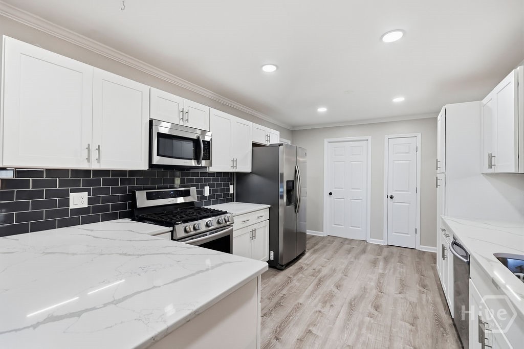 106 Berkeshire Court Property Photo 8