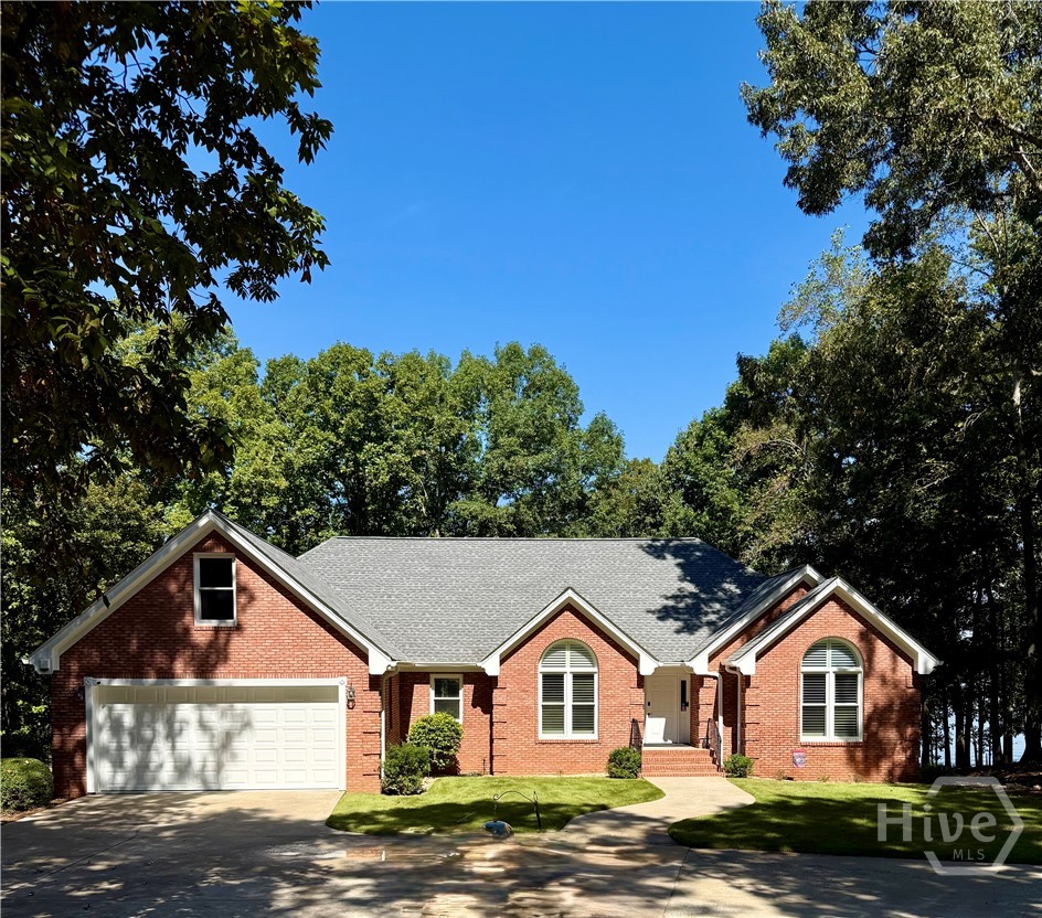 415 Long Shoals Drive Property Photo 1