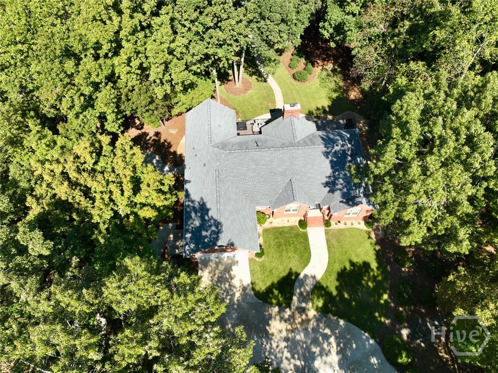 415 Long Shoals Drive Property Photo 3