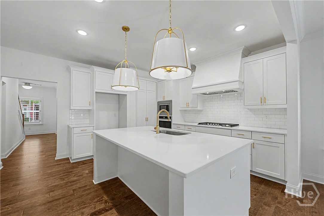224 Westpark Drive Property Photo 2