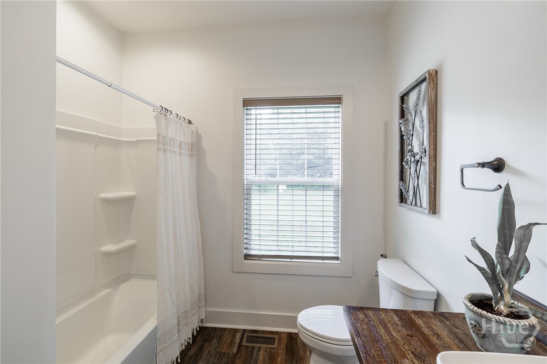 930 James Holcomb Road Property Photo 29