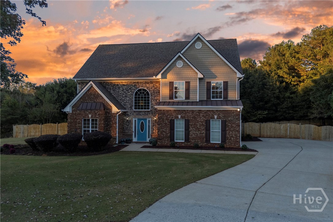 1060 Solitaire Court Property Photo 2