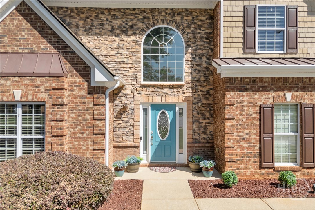 1060 Solitaire Court Property Photo 4