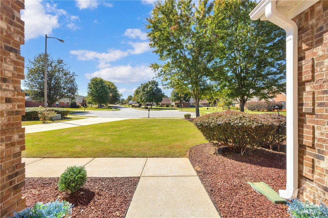 1060 Solitaire Court Property Photo 5