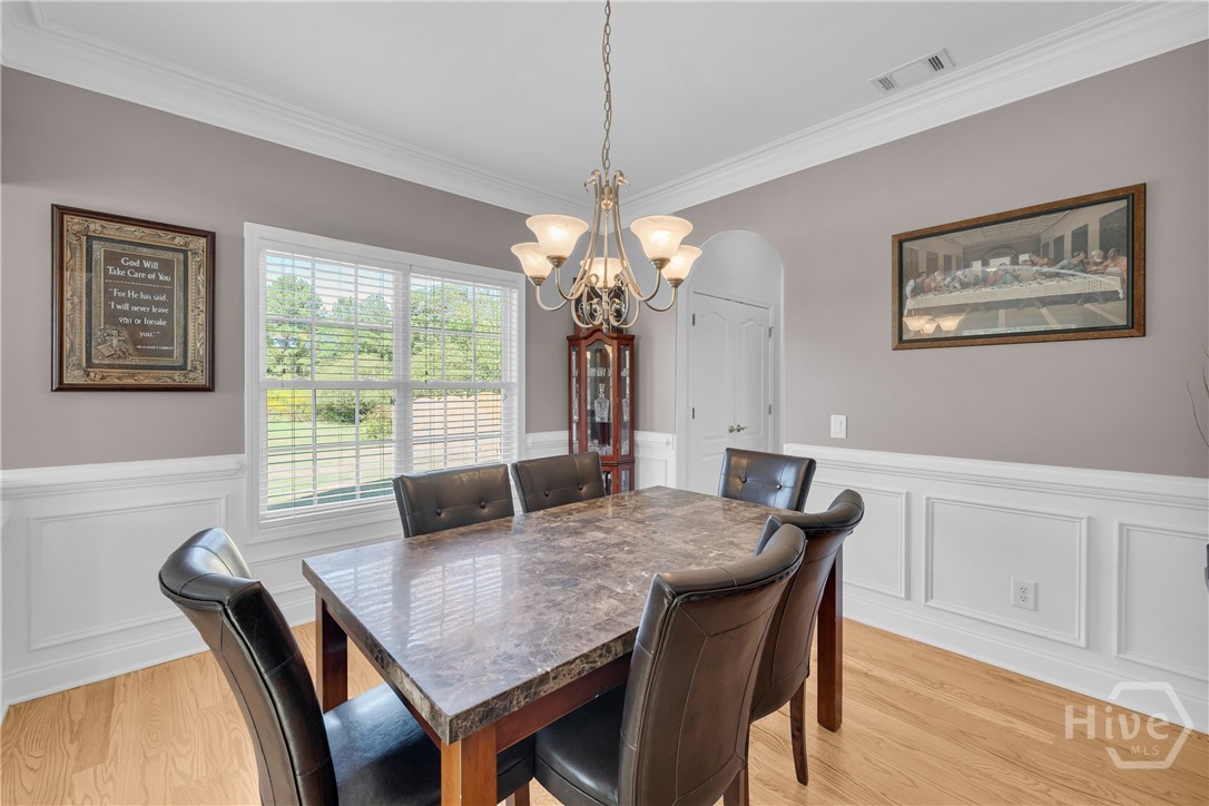 1060 Solitaire Court Property Photo 11