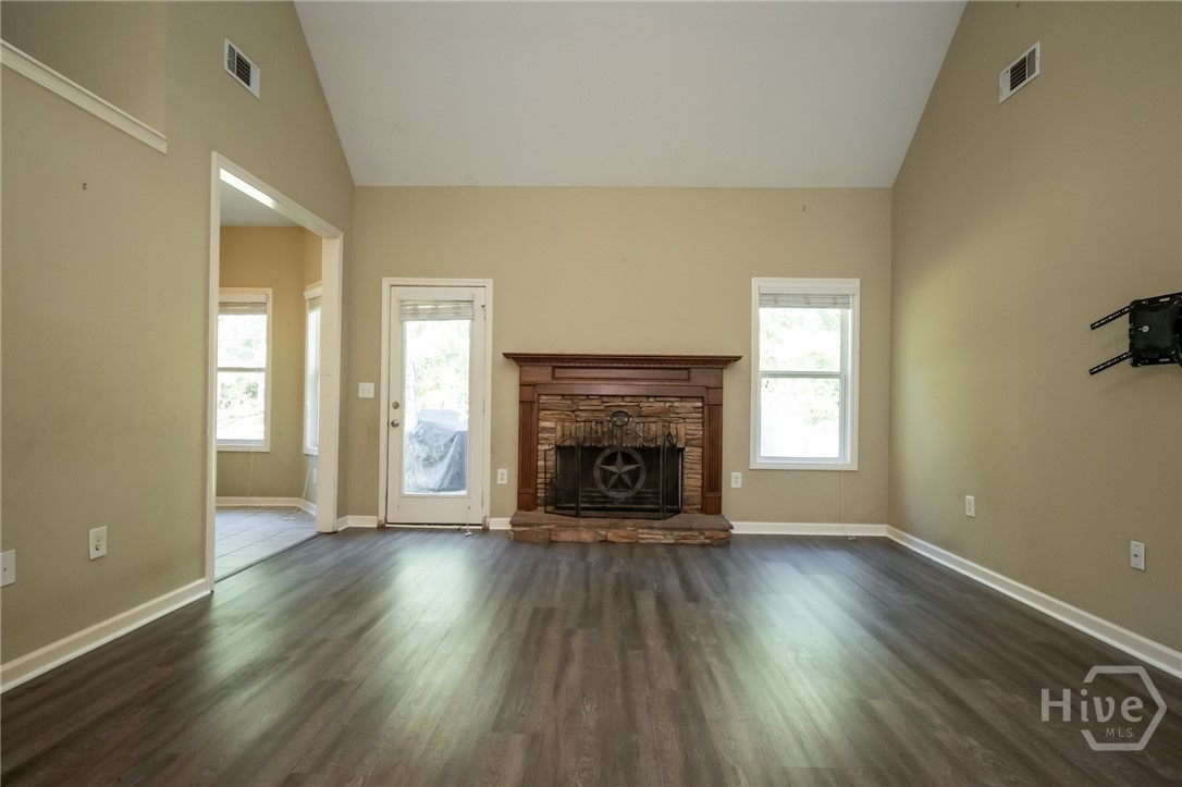 1120 Arlington Place Property Photo 6