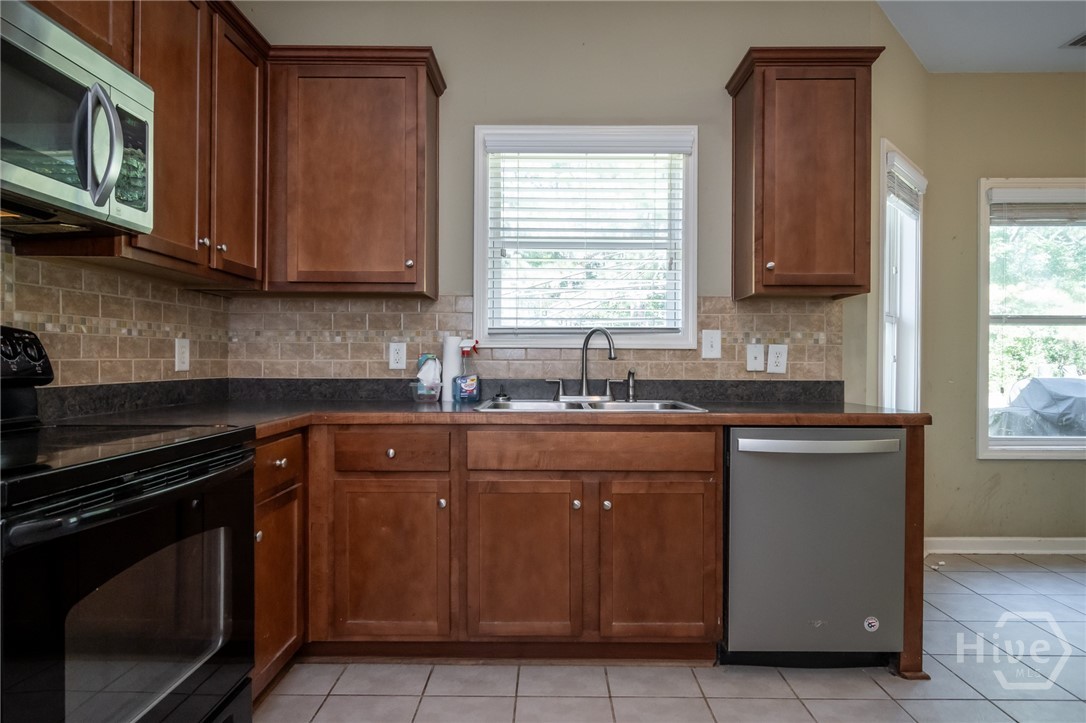 1120 Arlington Place Property Photo 11
