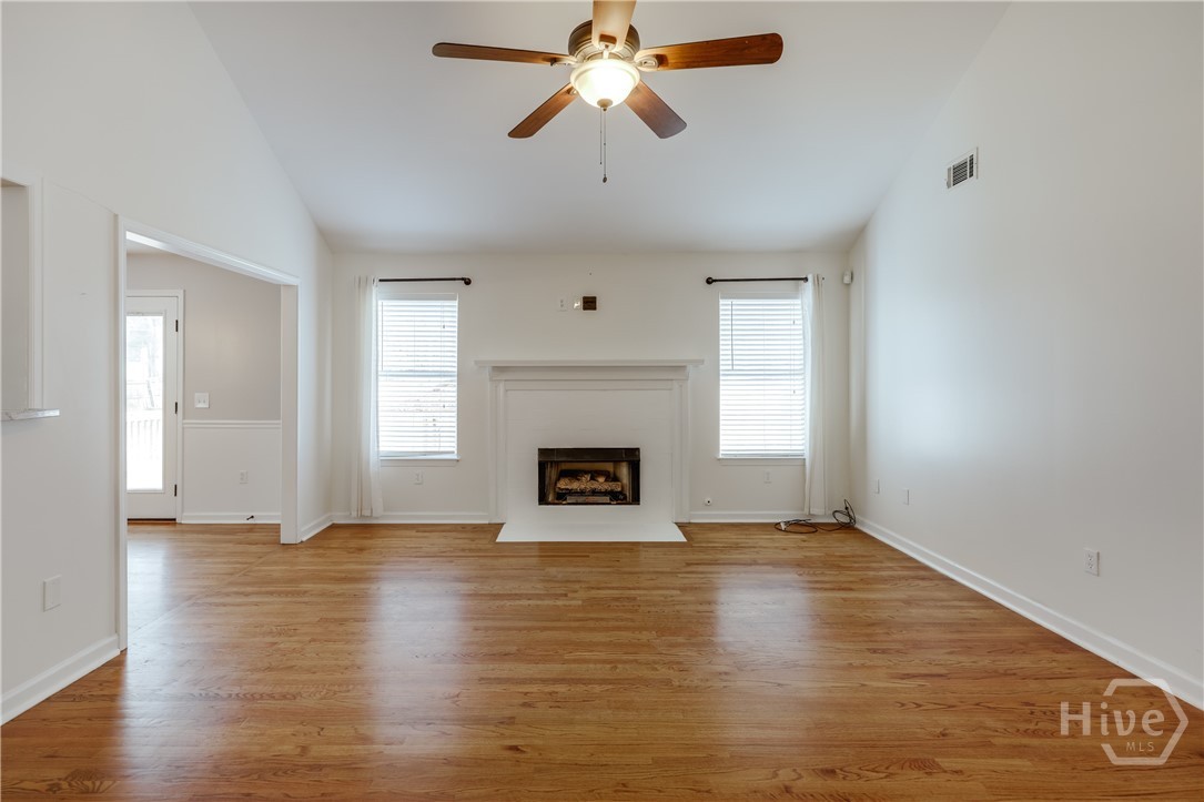 1021 Jessica Way Property Photo 2