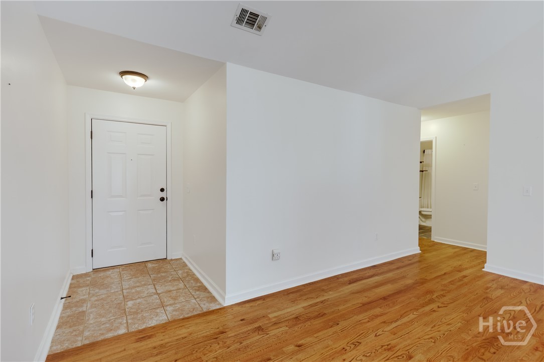 1021 Jessica Way Property Photo 3