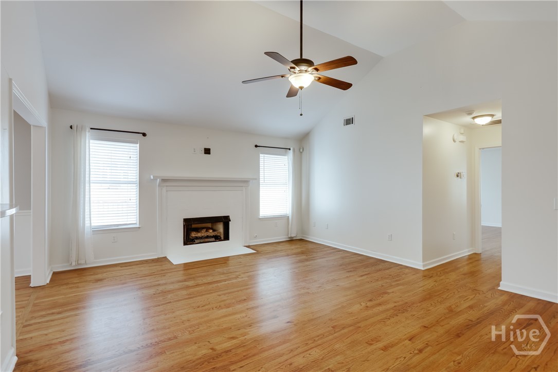 1021 Jessica Way Property Photo 5