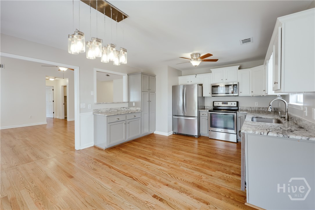 1021 Jessica Way Property Photo 10