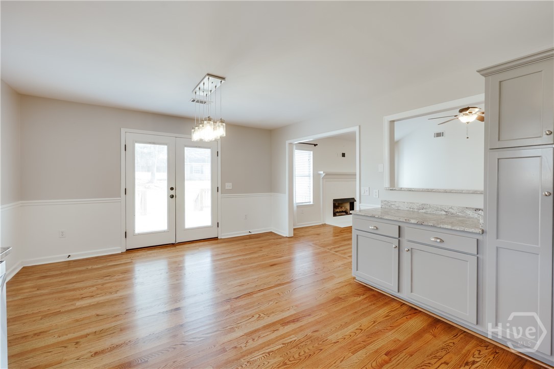1021 Jessica Way Property Photo 11