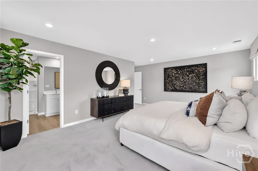 279 Pondview Drive Property Photo 15