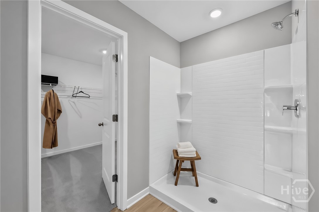 279 Pondview Drive Property Photo 17