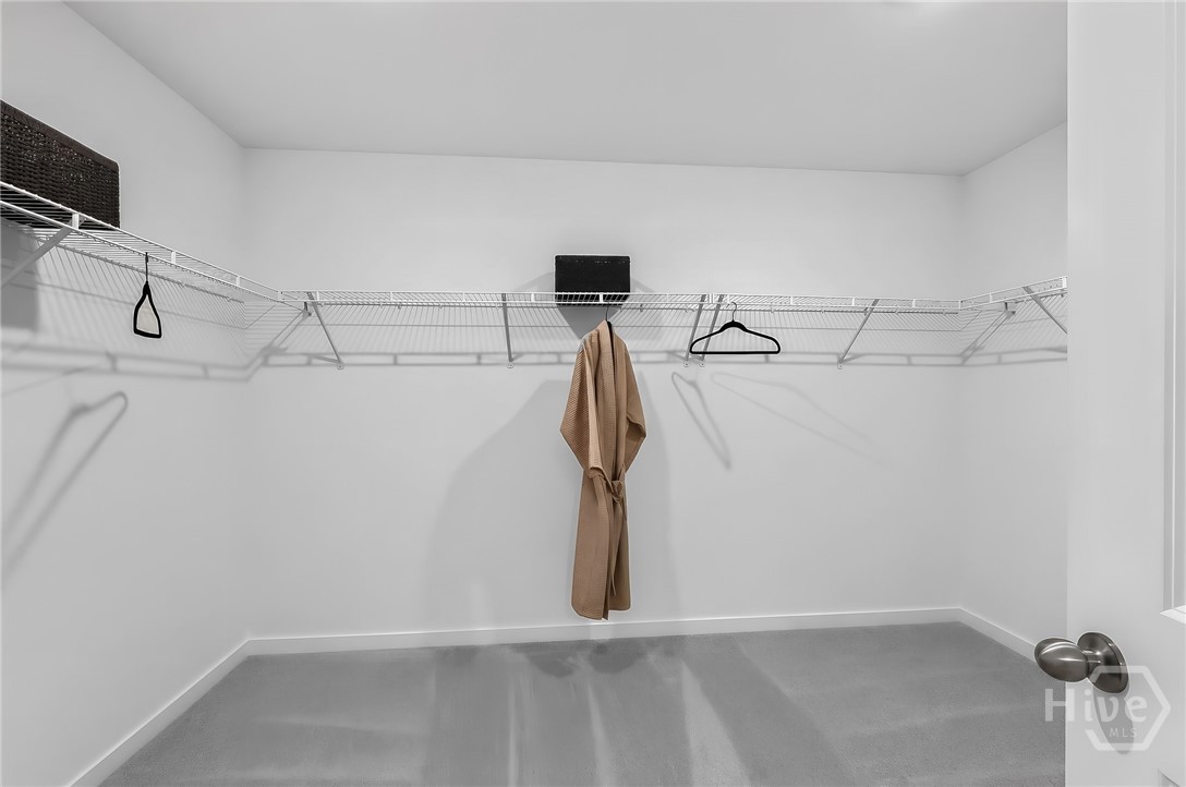 279 Pondview Drive Property Photo 18