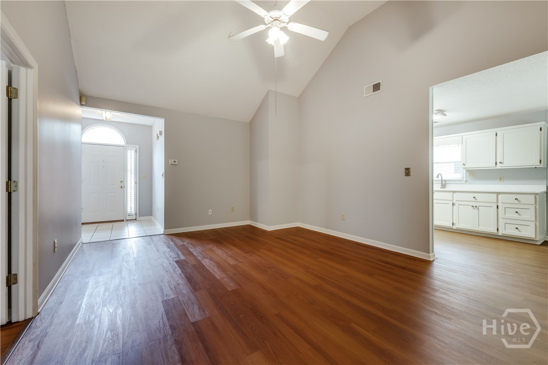 137 Lucy Lane Property Photo 8