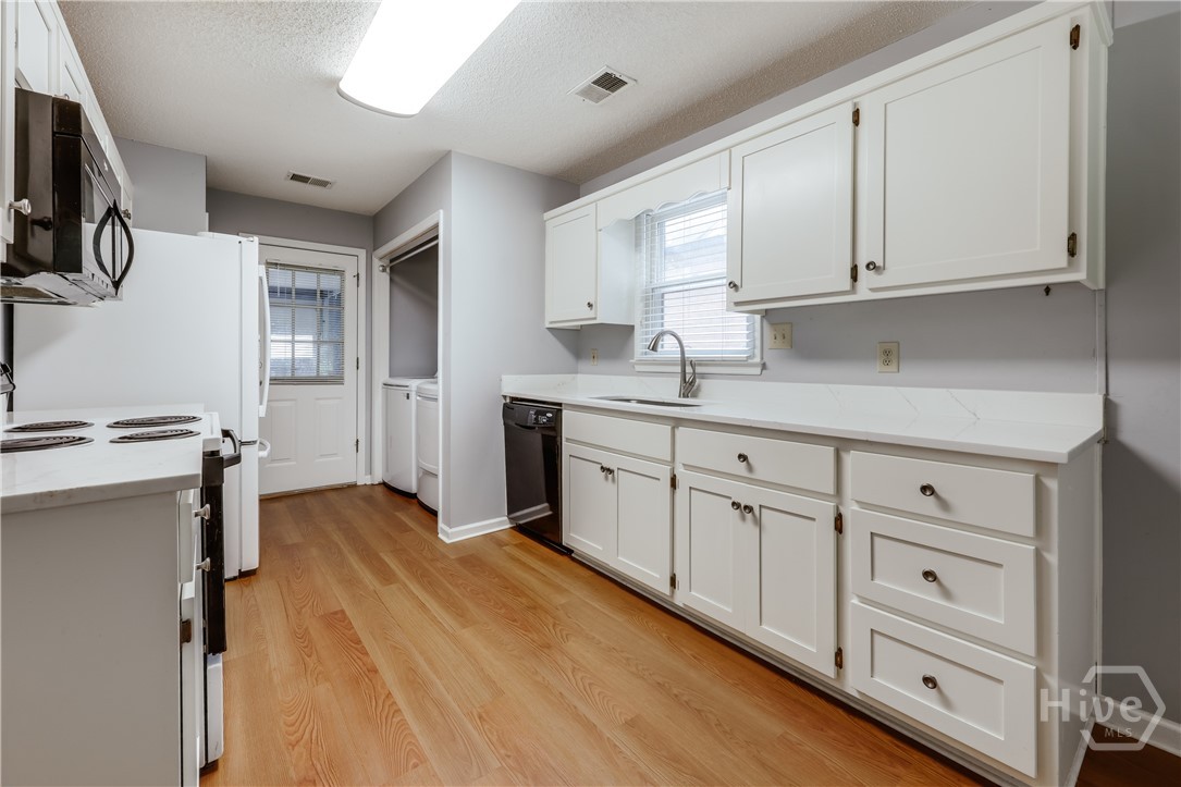 137 Lucy Lane Property Photo 12