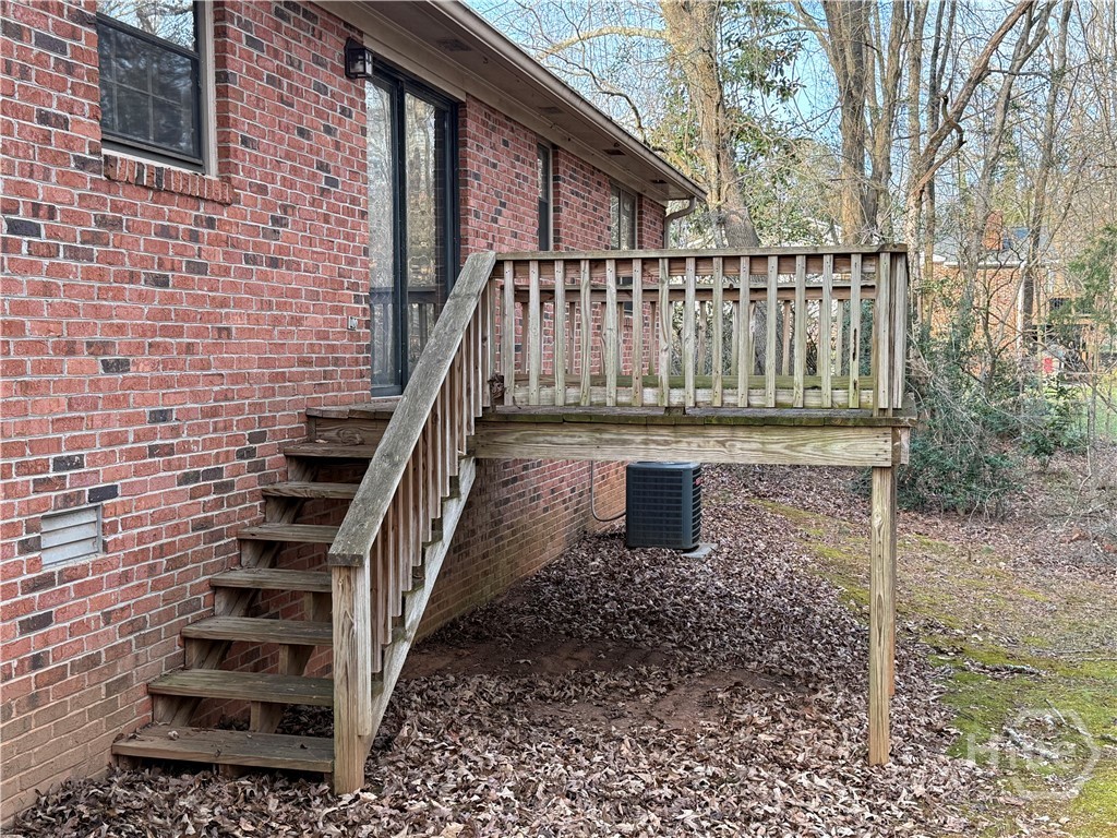 1030 Cherokee Circle Property Photo 5