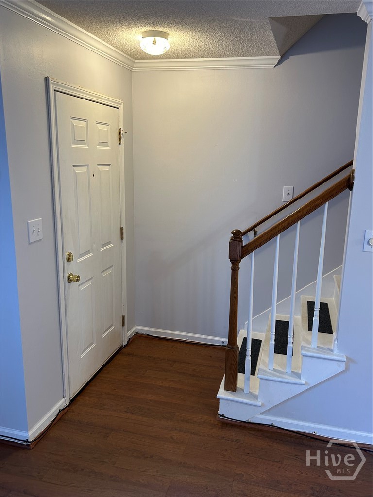 637 Huntington Road Property Photo 5