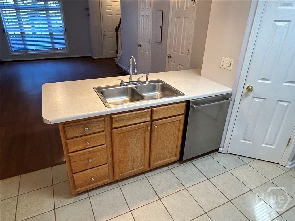 637 Huntington Road Property Photo 9