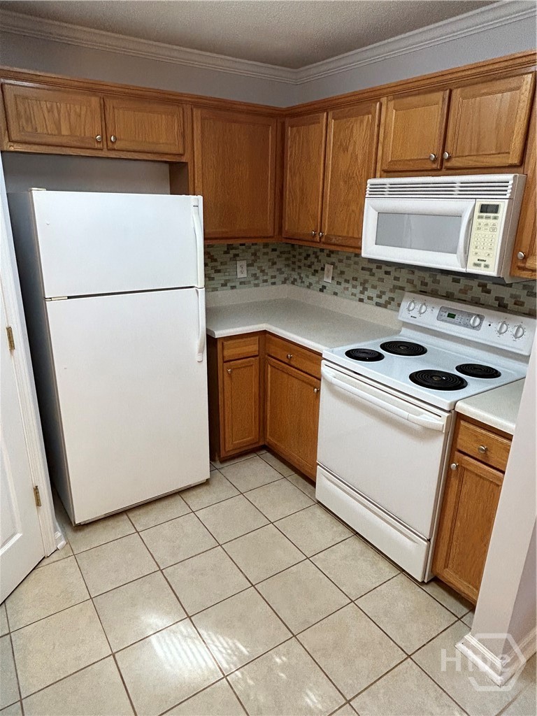 637 Huntington Road Property Photo 11
