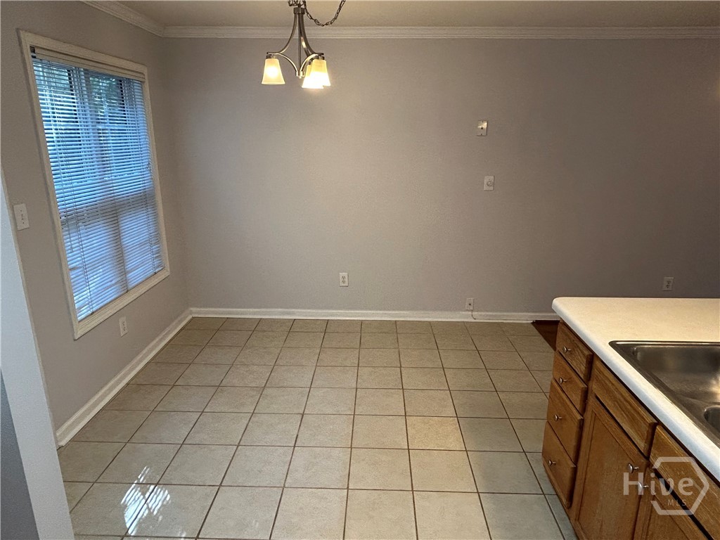 637 Huntington Road Property Photo 13