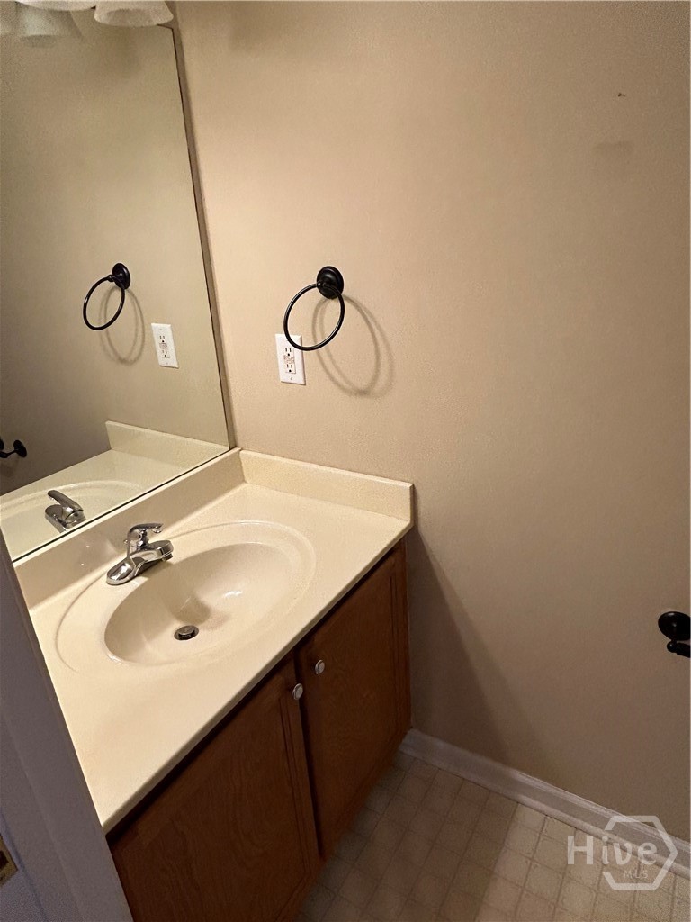 637 Huntington Road Property Photo 14