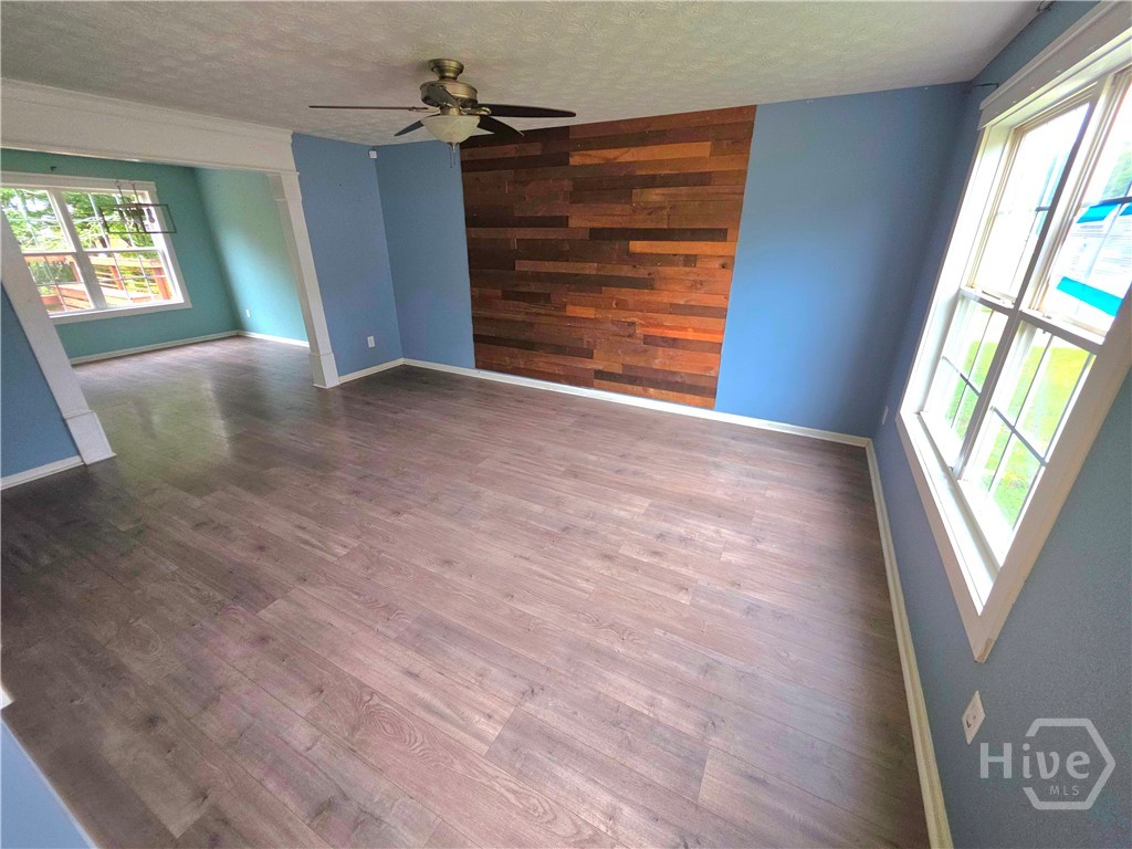 421 Shenandoah Court Property Photo 4