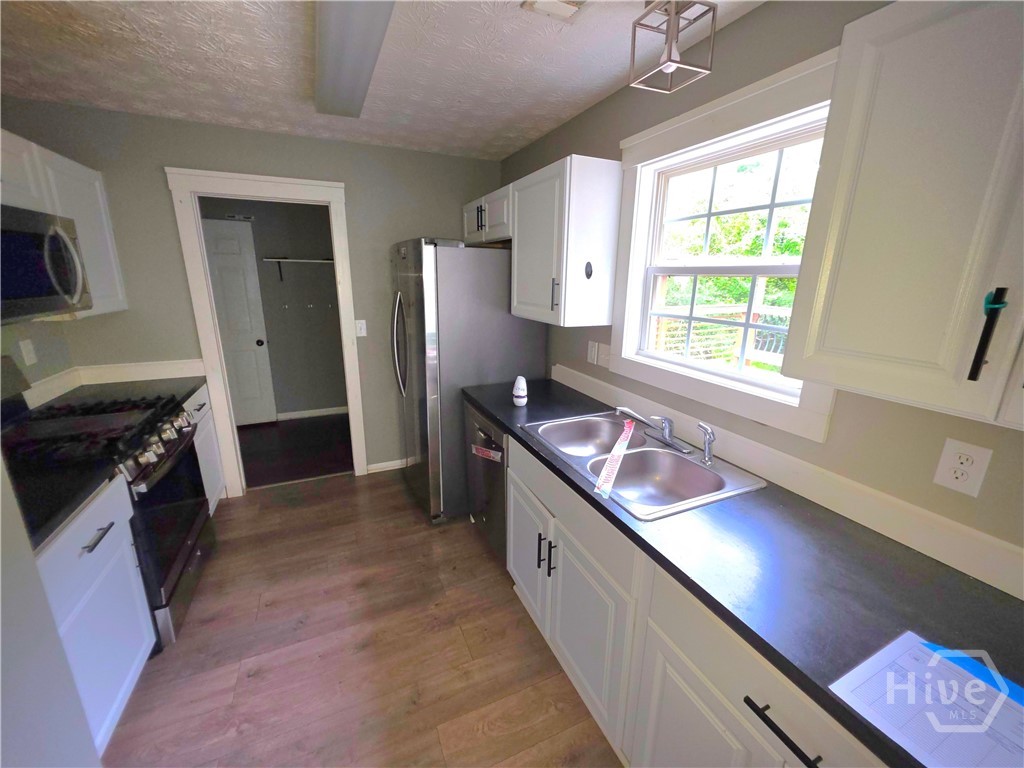 421 Shenandoah Court Property Photo 8