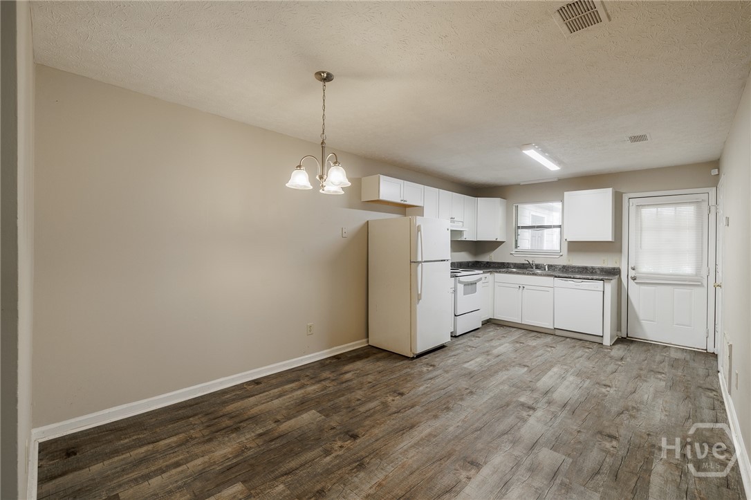 106/108 Upland Property Photo 8