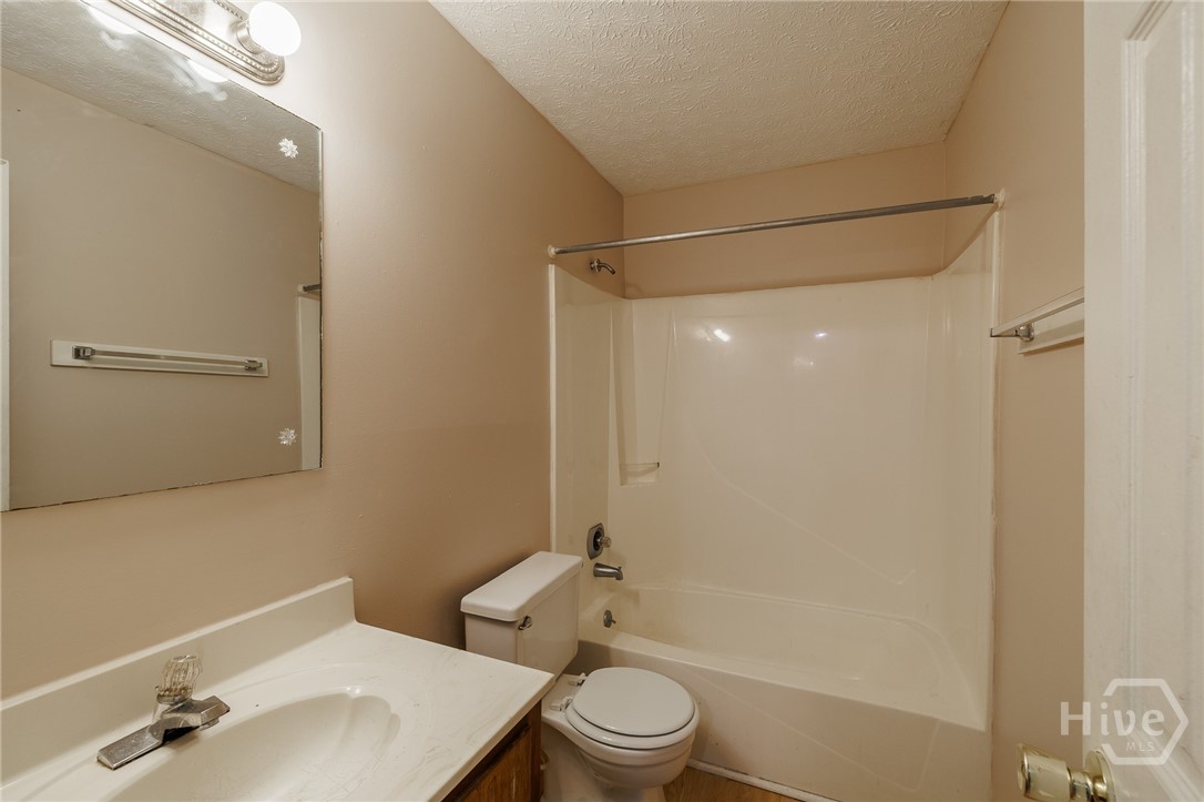 106/108 Upland Court Property Photo 17