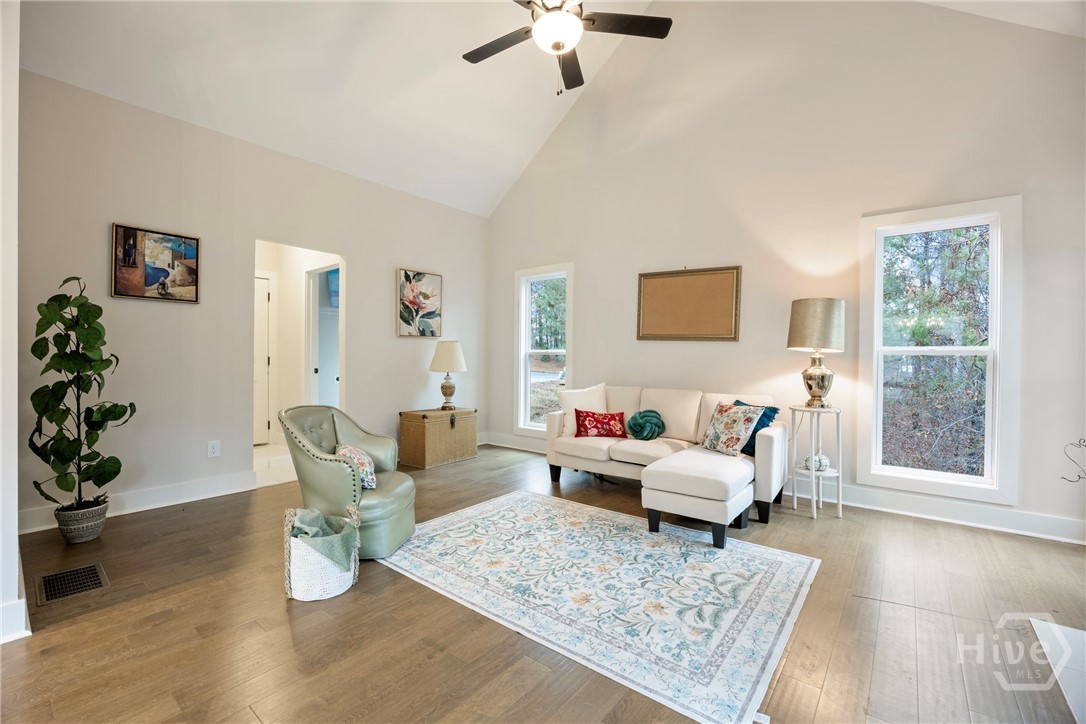 400 Ansley Property Photo 9