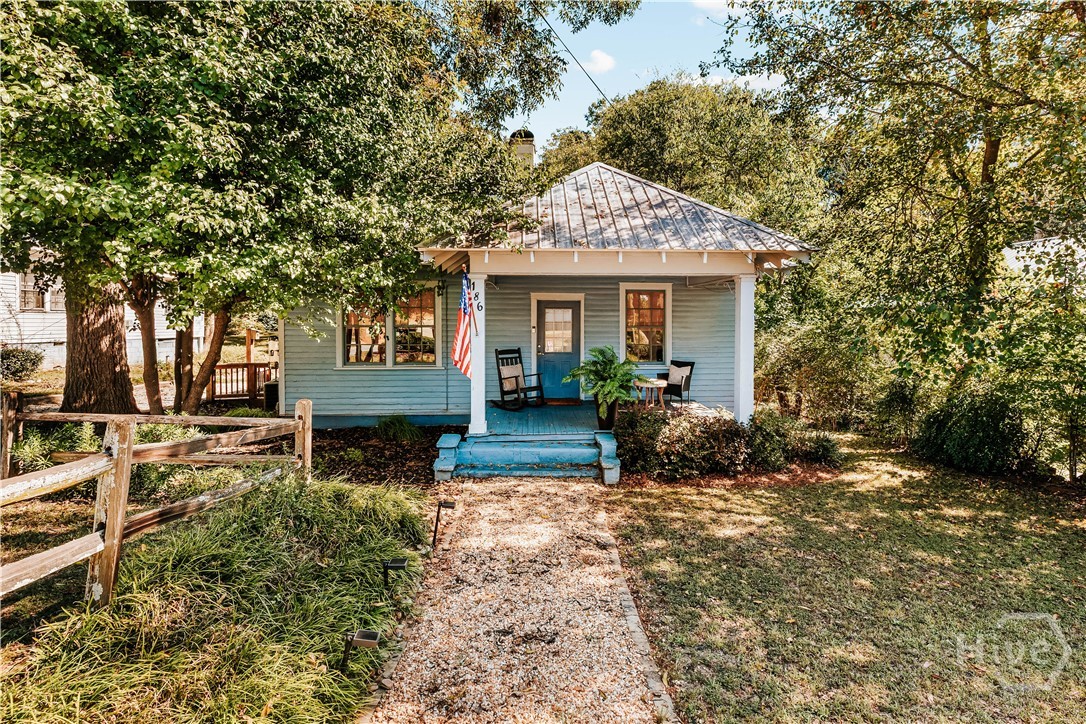 186 First Street Property Photo 1